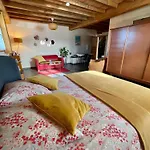 Tables D'hotes Lukugaraia فندق مبيت وإفطار 3*
