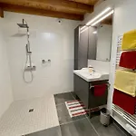 Tables D'hotes Lukugaraia فندق مبيت وإفطار 3*