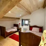 Tables D'hotes Lukugaraia