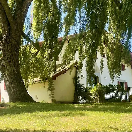 Tables D'hotes Lukugaraia 3*