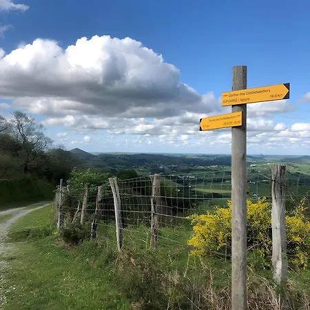 Tables D'hotes Lukugaraia فندق مبيت وإفطار