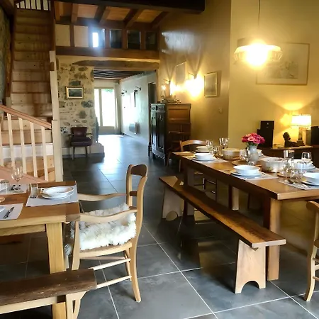 Tables D'hotes Lukugaraia 3*
