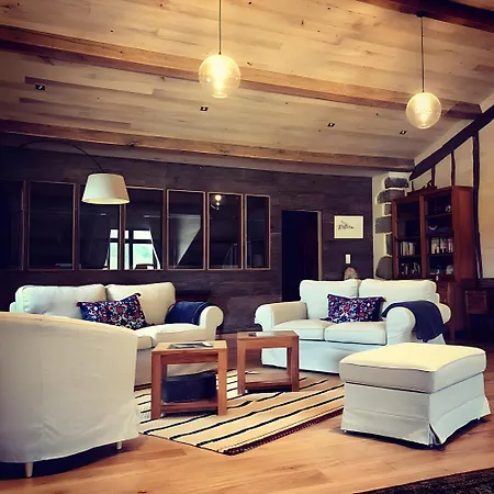 Tables D'hotes Lukugaraia Bed & Breakfast Iholdy
