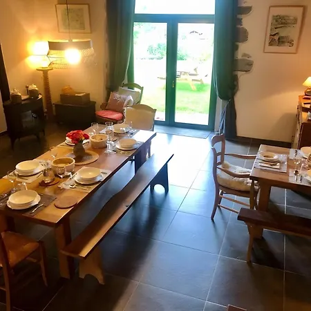 Tables D'hotes Lukugaraia Bed & Breakfast Iholdy