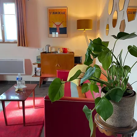 Tables D'hotes Lukugaraia Bed & Breakfast 3*
